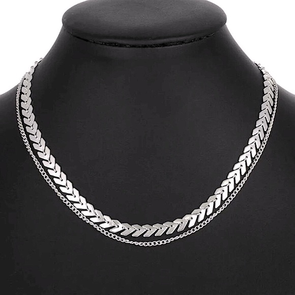 ⚜️[𝟯/$𝟭𝟴]⚜️2 Layered Silver Arrow Choker NEW - Picture 3 of 10